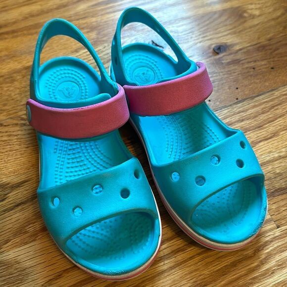 Girls Kids Crocs Sandal Summer Shoe Open Toe C 12 - Picture 4 of 7